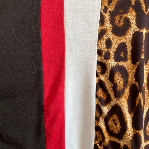 Color block animal print top - Picture 2 of 5